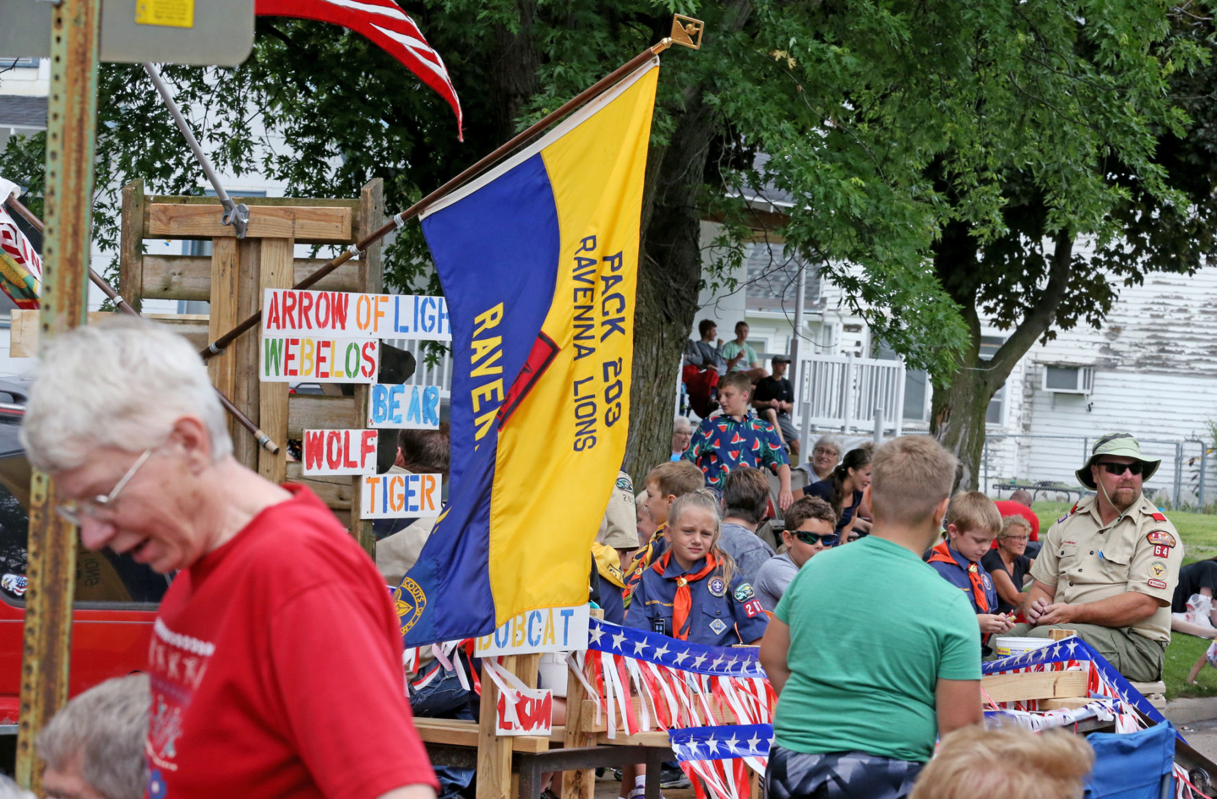 061619_AnnevarParade006_ak.JPG